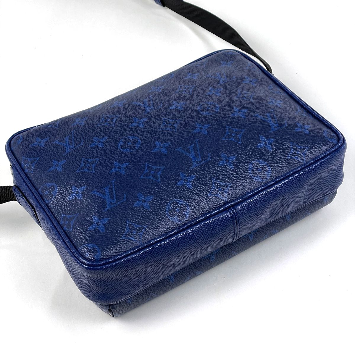 Louis Vuitton Outdoor Messenger PM Monogram Shoulder Bag Taigarama Cobalt — view 2