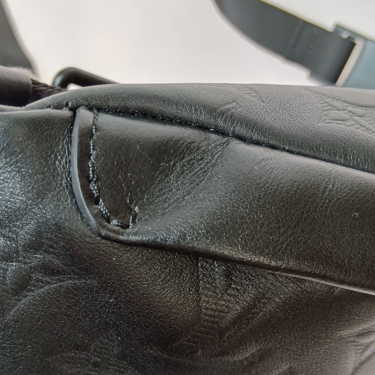 Louis Vuitton Monogram Shadow Discovery Bum Bag PM Black Nfc — view 6