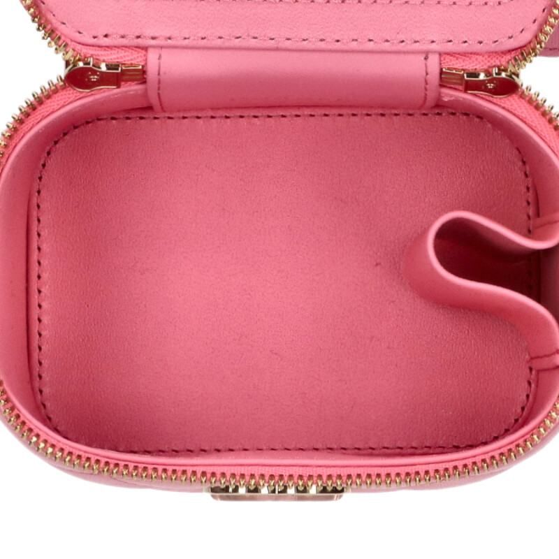Chanel CC Logo Vanity Che — view 3