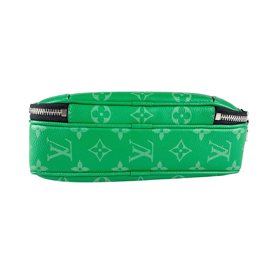 Louis Vuitton Shoulder Bag Taigarama Alpha Veil — view 4