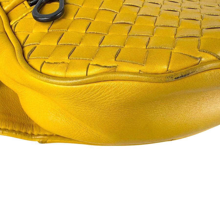 Bottega Veneta Waist Bag Leather — view 8