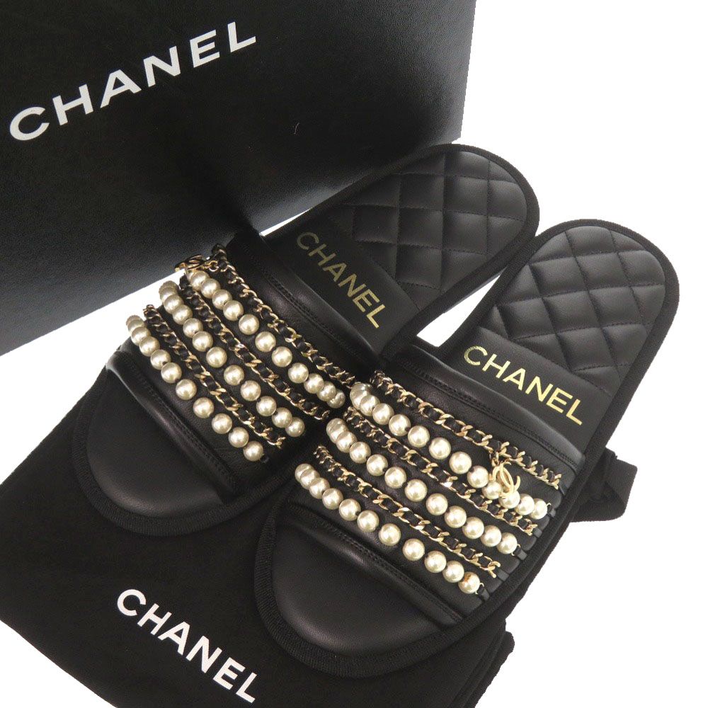 Chanel CC Logo Flat Sandals with Chain XS Gold Leather — view 2
