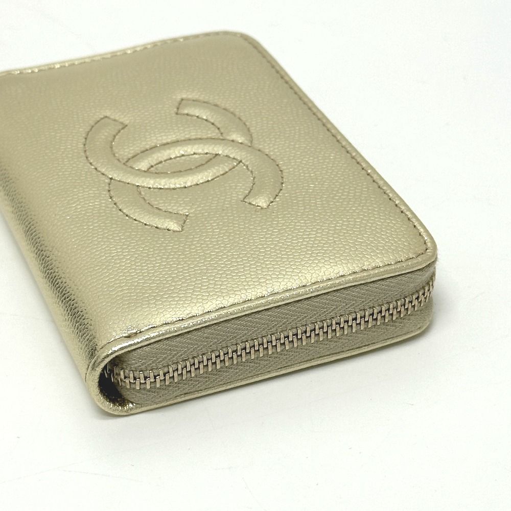 Chanel Coin Case CC Logo Metiers D'art Caviar Leather Gold — view 4