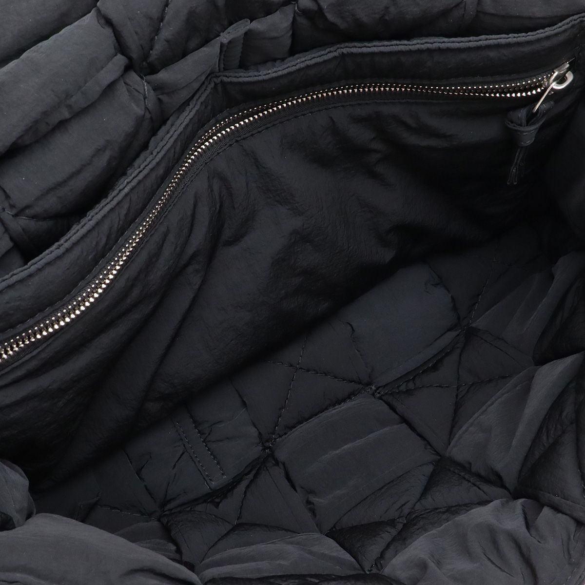 Bottega Veneta Maxi Intrecciato Padded Tech Cassette Shoulder Bag Nylon Black — view 5