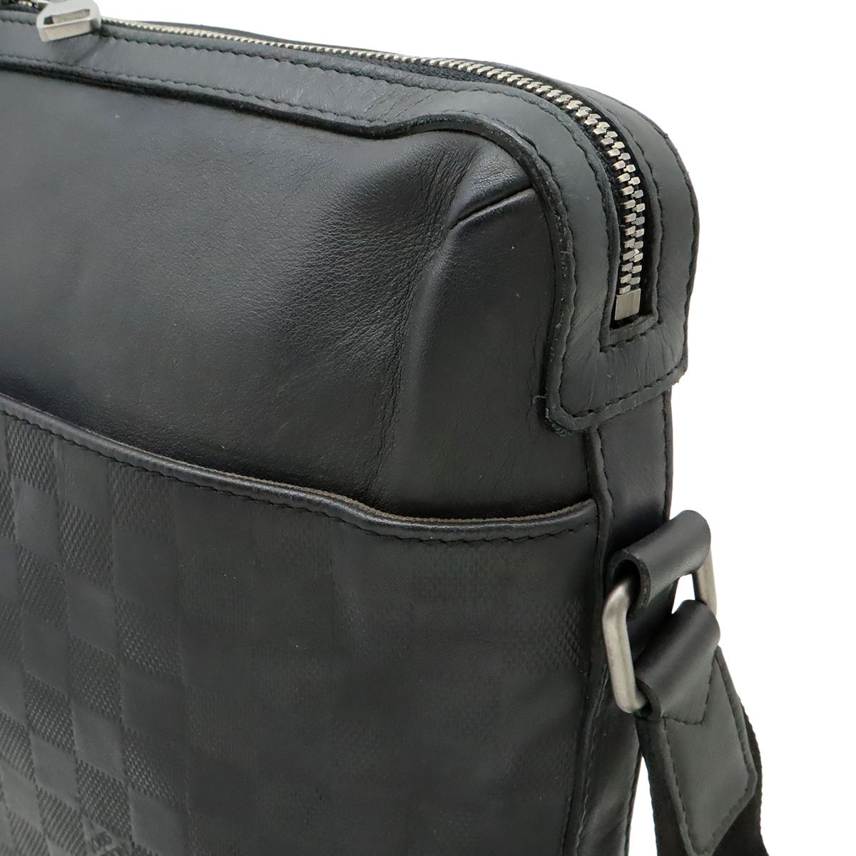 Louis Vuitton Damier Infini Calypso MM Shoulder Bag Onyx Black — view 4