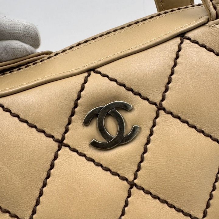 Chanel Shoulder Bag Wild Stitch Beige Brown Leather Gold Stitching — view 4