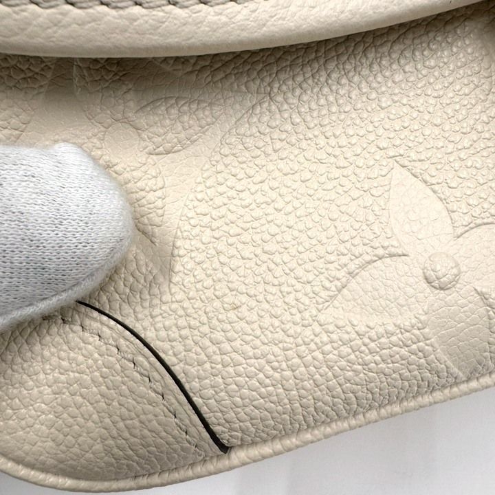 Louis Vuitton Diane 2-Way Shoulder Bag Monogram Empreinte Cles — view 4