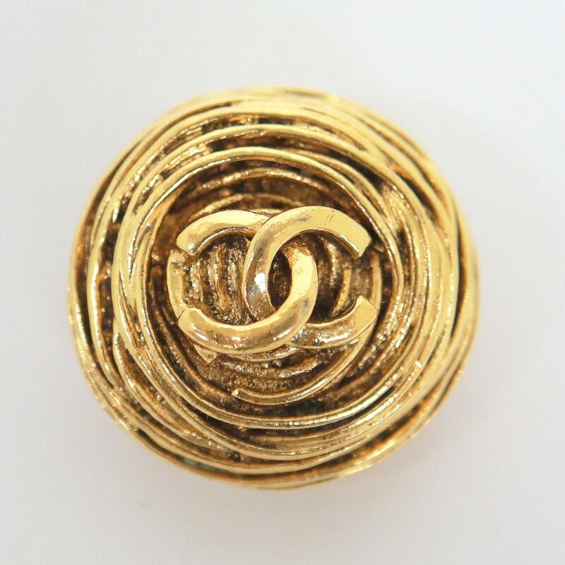 Chanel Earrings Gold 23 — view 2