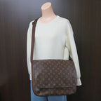 Louis Vuitton Messenger MM Bob le Shoulder Bag Monogram Brown — view 8