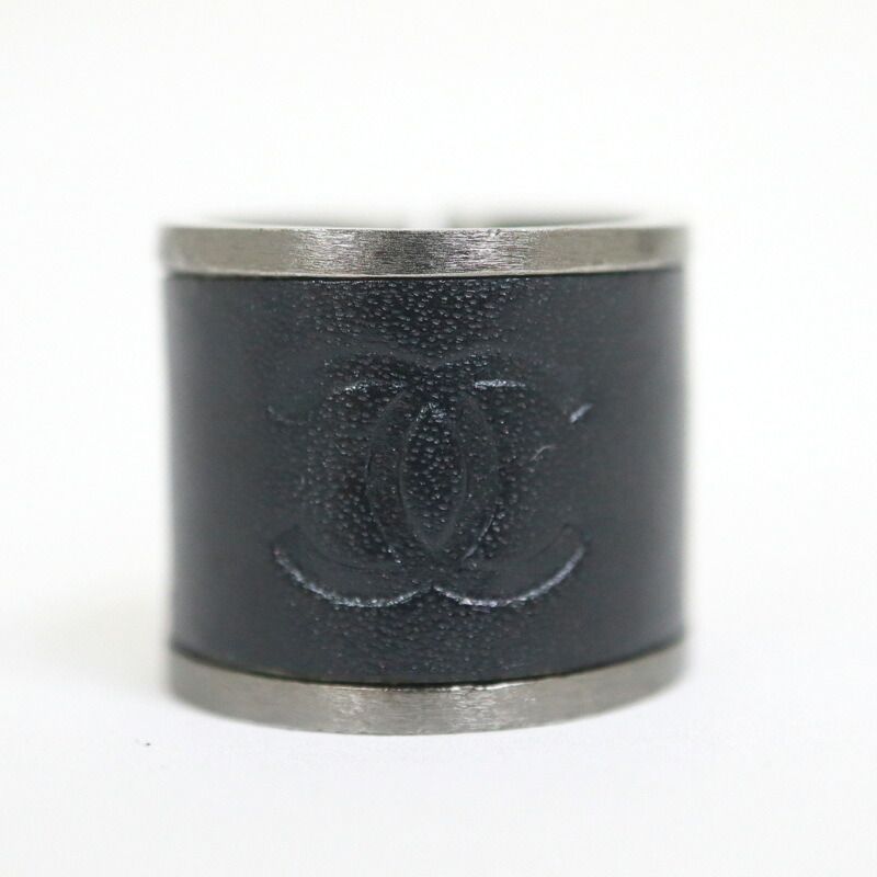 Chanel Ring Black Metal Leather — view 2