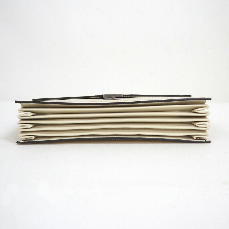 Gucci Clutch Logo Star Leather Silver White Gold — view 5