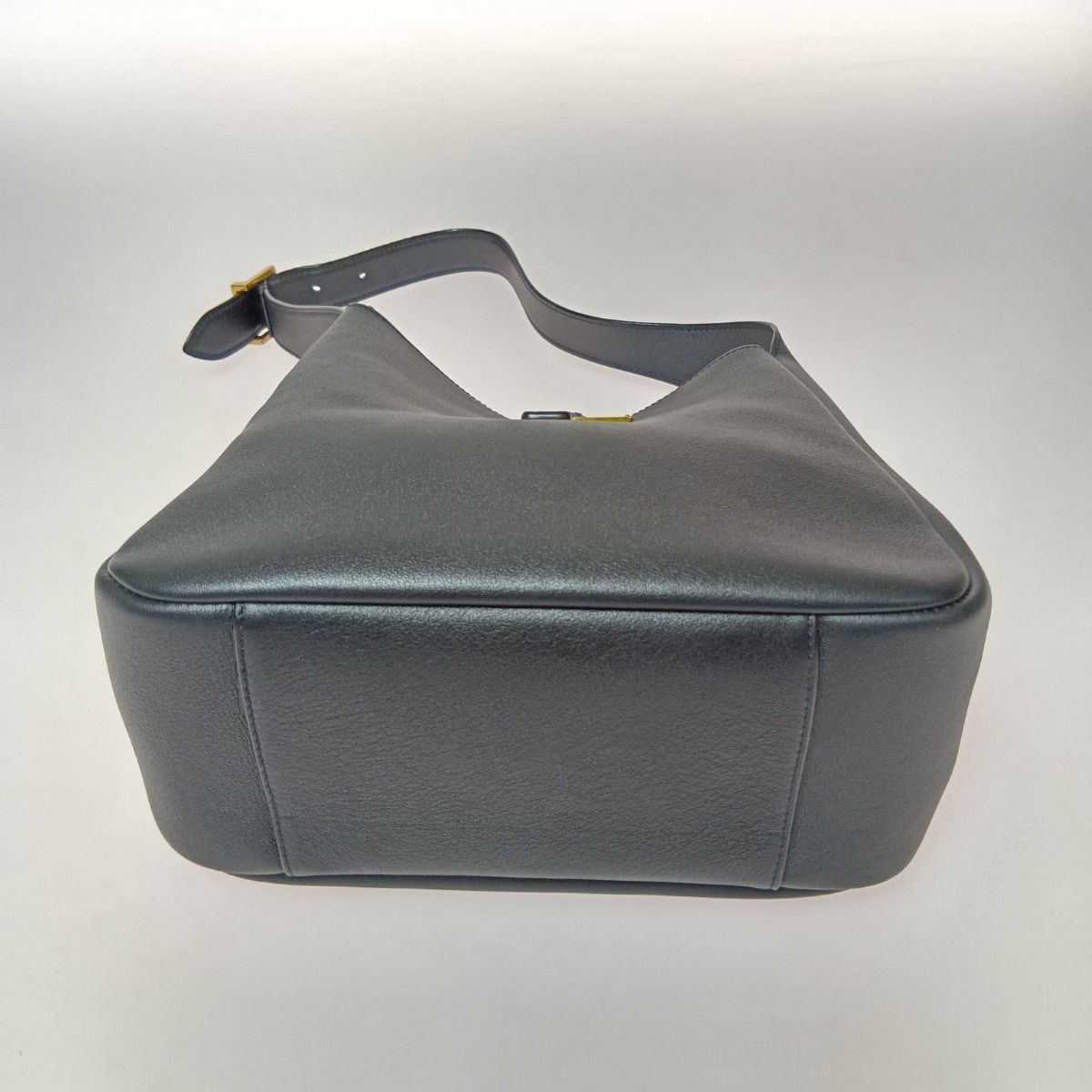Saint Laurent Shoulder Bag Soft 713938.0924 Black — view 4