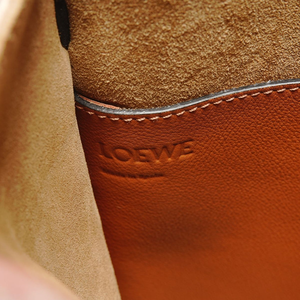 Loewe Shoulder Bag Gate Bucket Anagram Leather — view 9