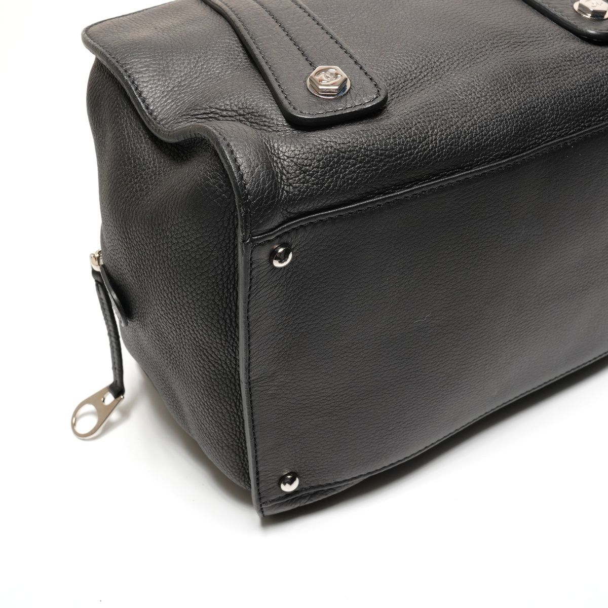 Chanel Handbag Leather Black — view 5
