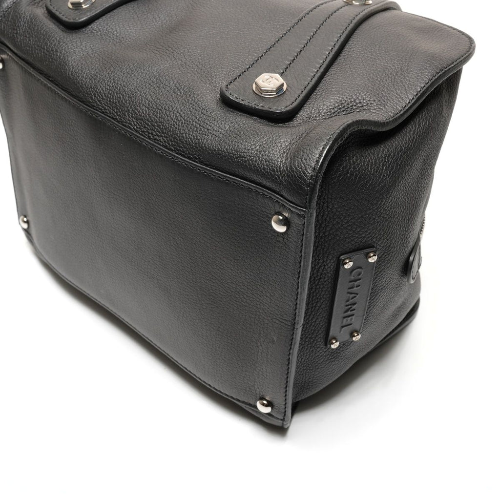 Chanel Handbag Leather Black — view 6