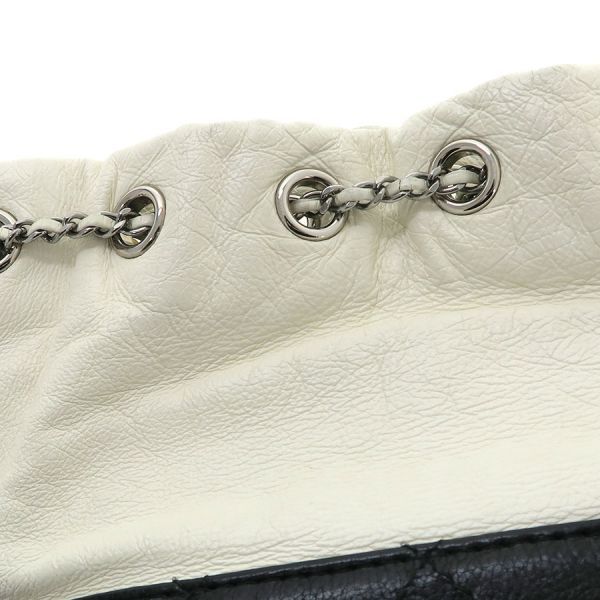 Chanel Chain Shoulder Bag — view 9