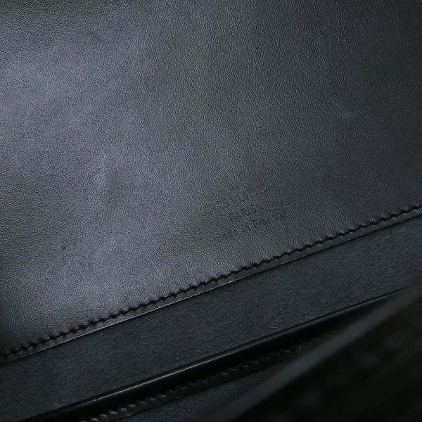 Louis Vuitton Epi Nocturne GM Shoulder Bag — view 7