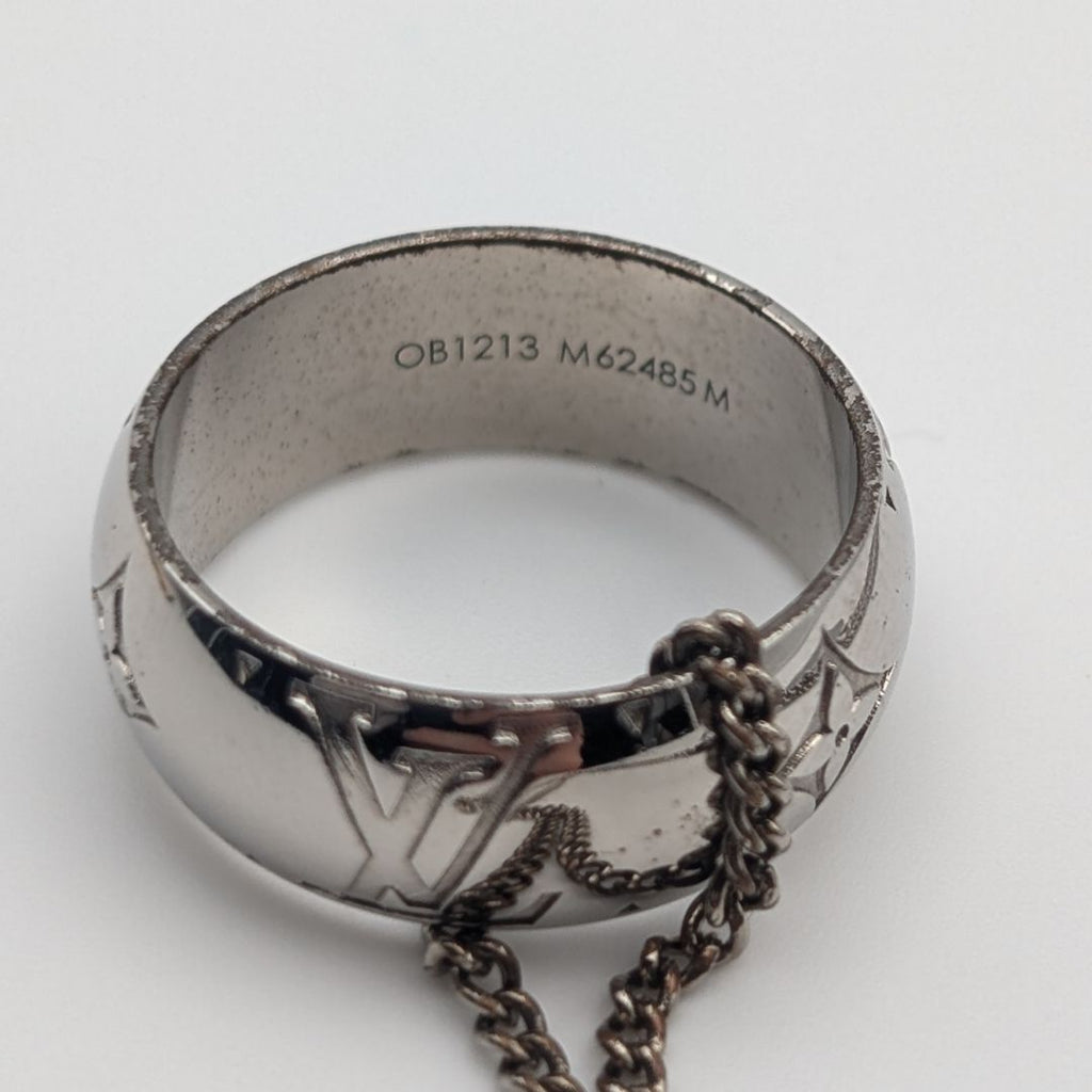 Louis Vuitton Monogram Ring Necklace LV Logo — view 6