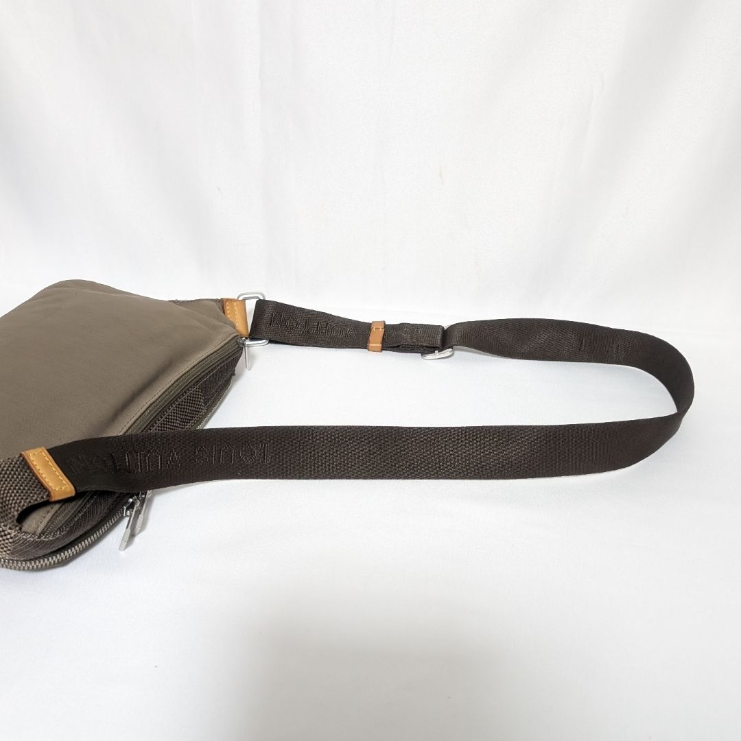 Louis Vuitton Damier Geant Arche Belt Bag — view 5