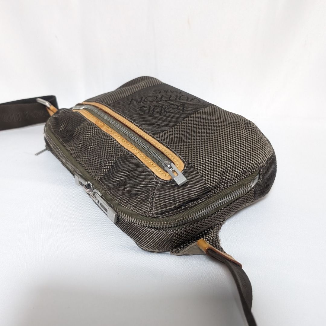 Louis Vuitton Damier Geant Arche Belt Bag — view 3
