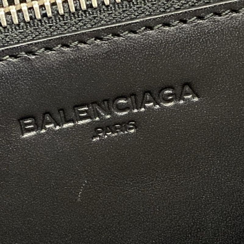 Balenciaga Shoulder Bag Ivory Black Basket Leather X