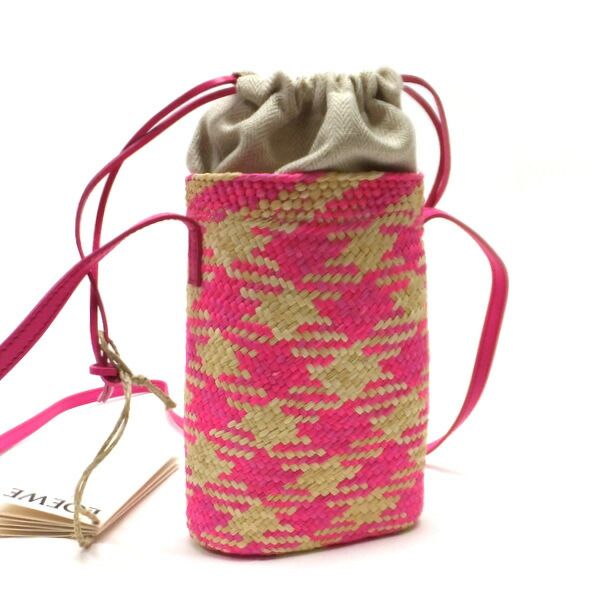 Loewe Basket Shoulder Bag Square Pocket Anagram Irakaya Palm Calf Leather Natural X Pink