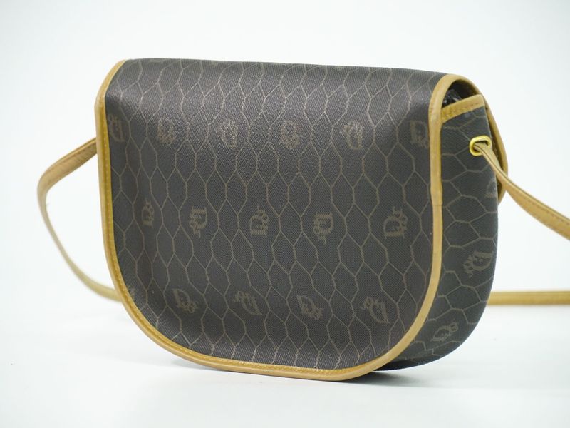 Dior Honeycomb Pattern Shoulder Bag Pochette Black Outside]