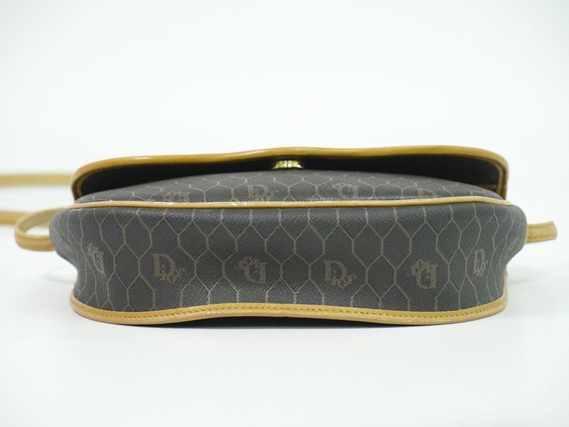 Dior Honeycomb Pattern Shoulder Bag Pochette Black Outside]