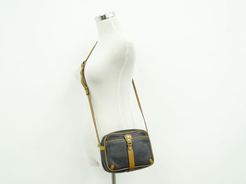 Celine Leather Shoulder Bag Pochette Black Outside]