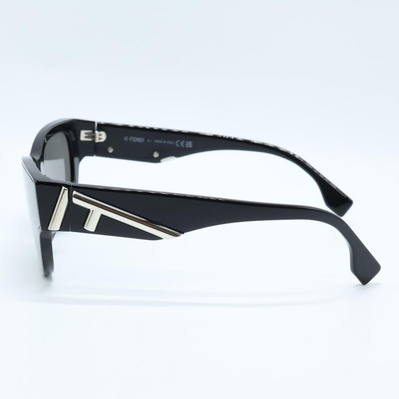 Fendi First Cat Eye Frame 143 00 ) Black