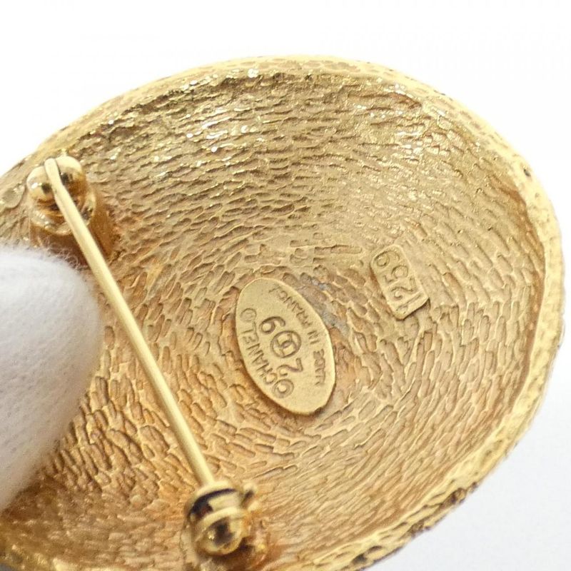 Chanel Vintage Brooch Gold
