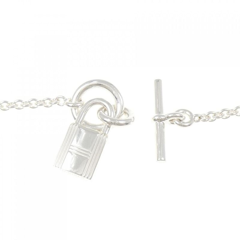 Hermes Amulet Cadena Necklace