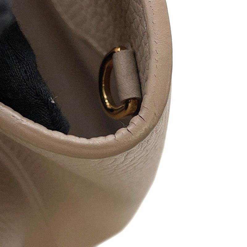 Louis Vuitton Leather Capucines MM 2-Way Shoulder Bag Gale