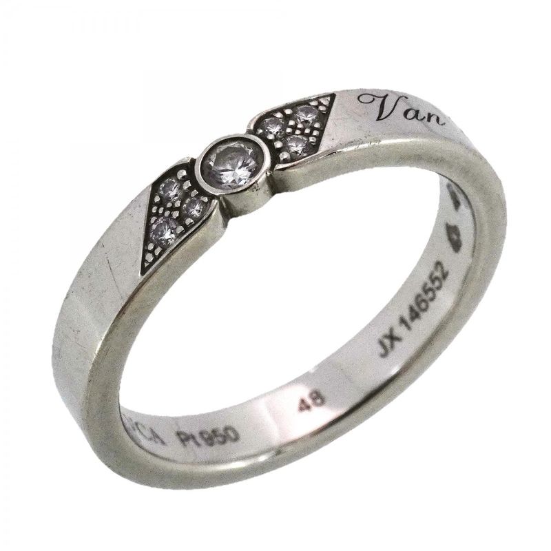 Van Cleef & Arpels Ring Signature Platinum Diamond 48