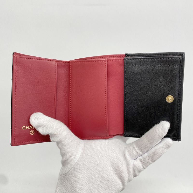 Chanel Trifold Wallet 19 Lambskin Black Gold