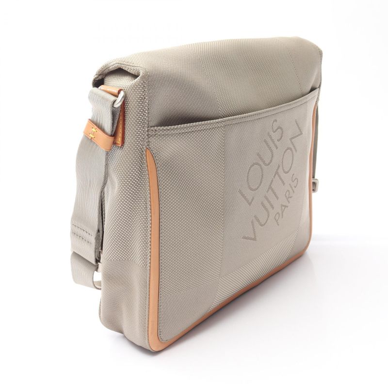 Louis Vuitton Shoulder Bag Messager Sable Leather Gray Sable