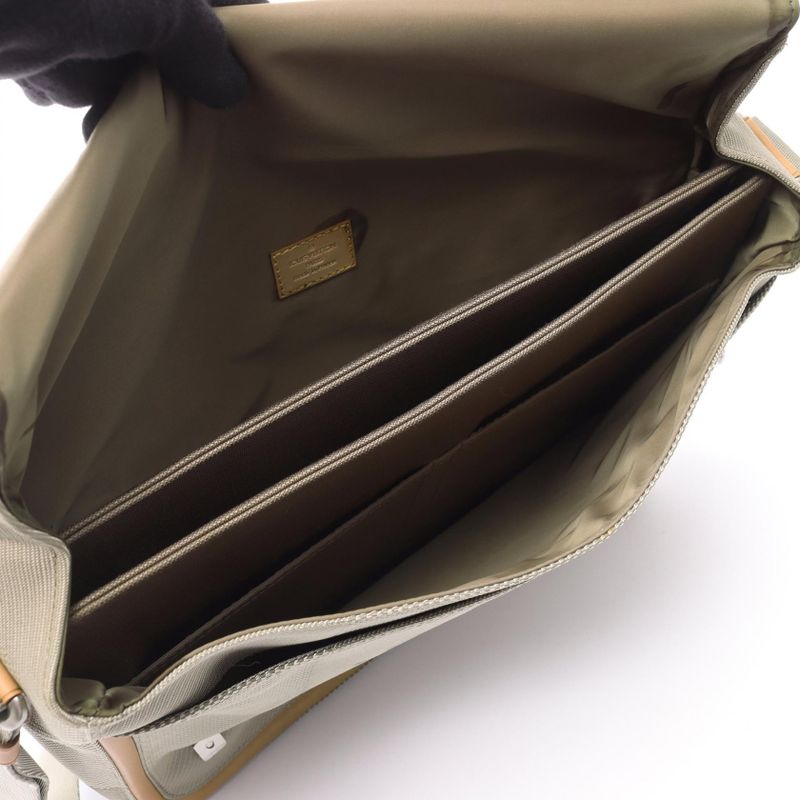 Louis Vuitton Shoulder Bag Messager Sable Leather Gray Sable