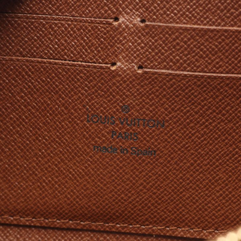 Louis Vuitton Round Wallet Zippy Canvas Wall