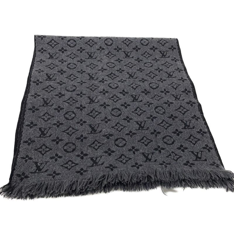 Louis Vuitton Monogram Classic Scarf ) Gray
