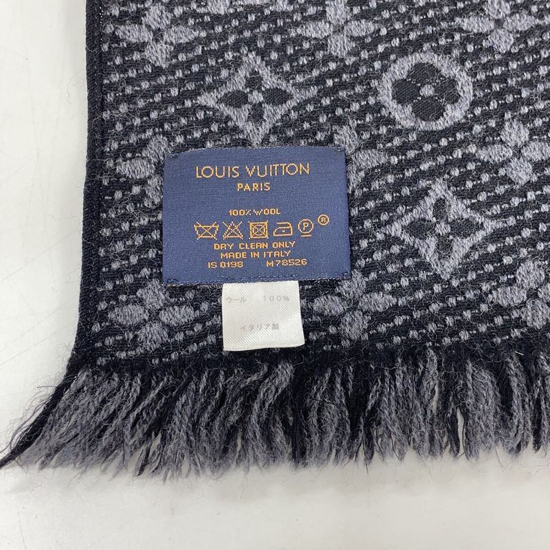 Louis Vuitton Monogram Classic Scarf ) Gray
