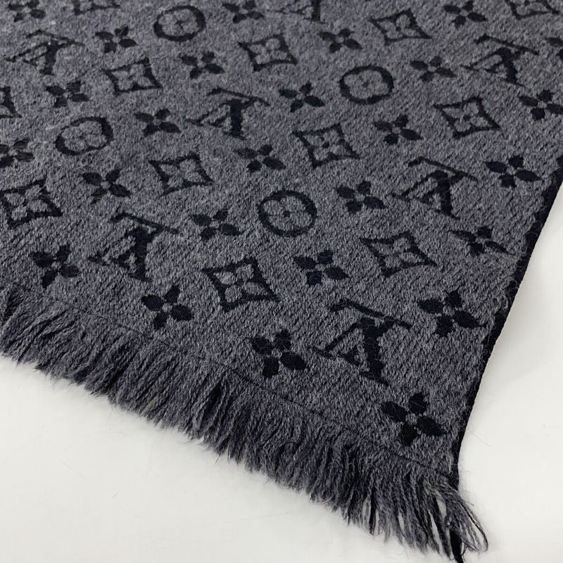 Louis Vuitton Monogram Classic Scarf ) Gray