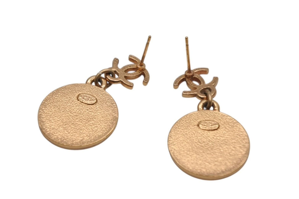 Chanel CC Logo Star Medal Earrings Gold Plated — view 4