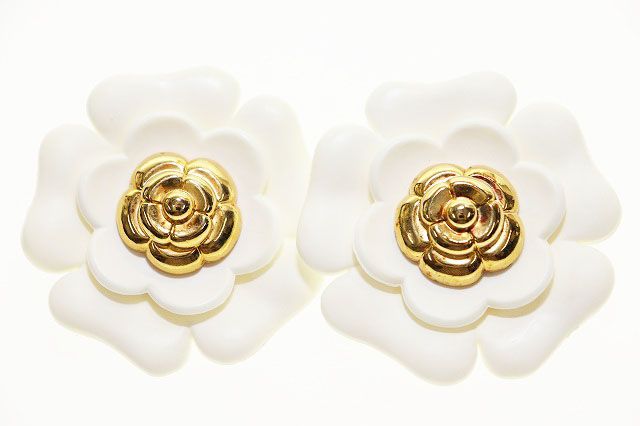Chanel Camellia Earrings Flower Motif Vintage White Gold Aa