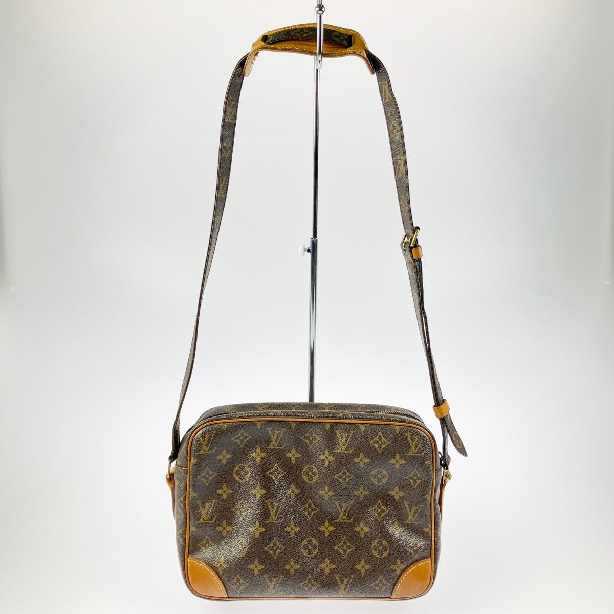 Louis Vuitton Shoulder Bag Monogram Nile — view 2
