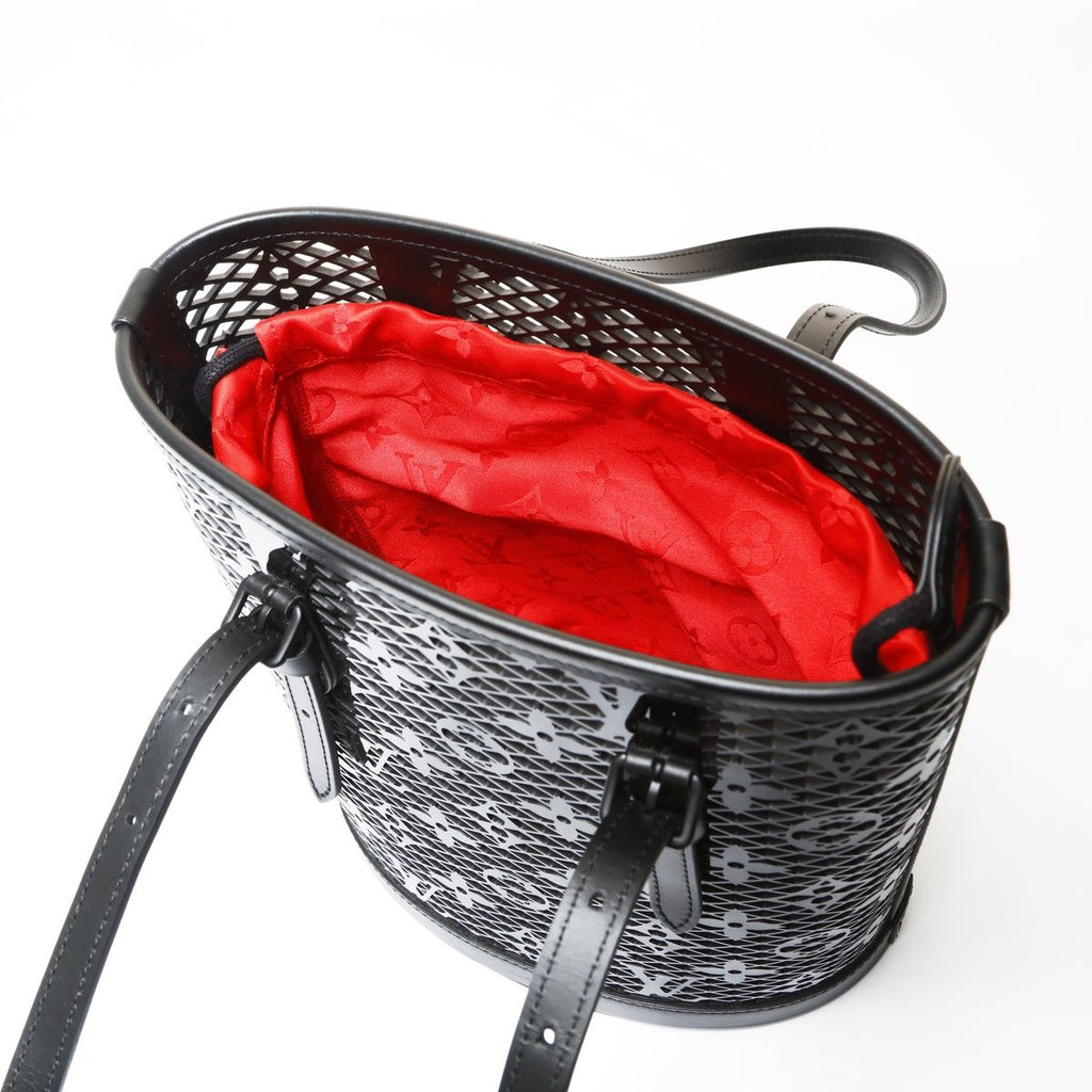Louis Vuitton Shoulder Bag Monogram Lace Bucket PM — view 9