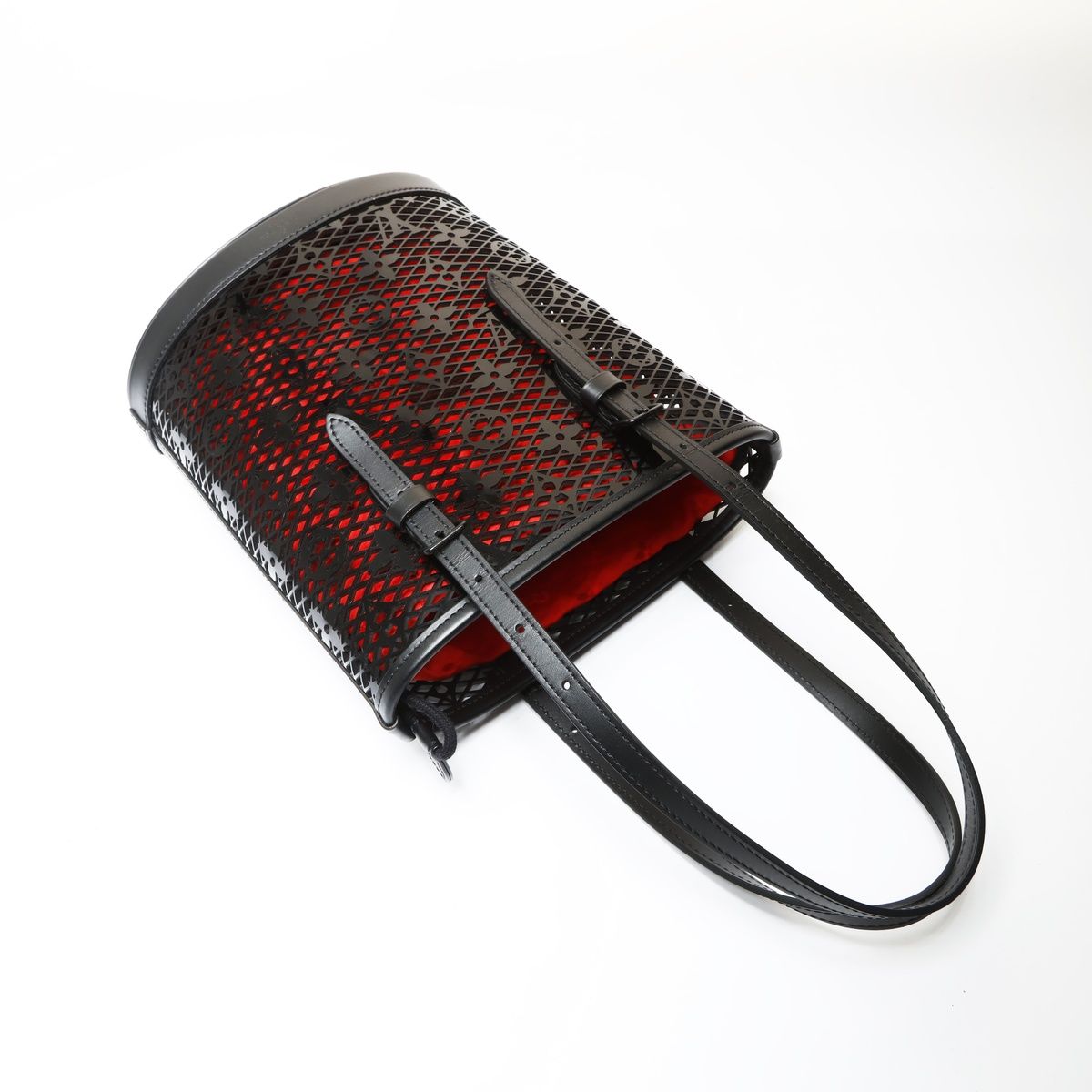 Louis Vuitton Shoulder Bag Monogram Lace Bucket PM — view 8