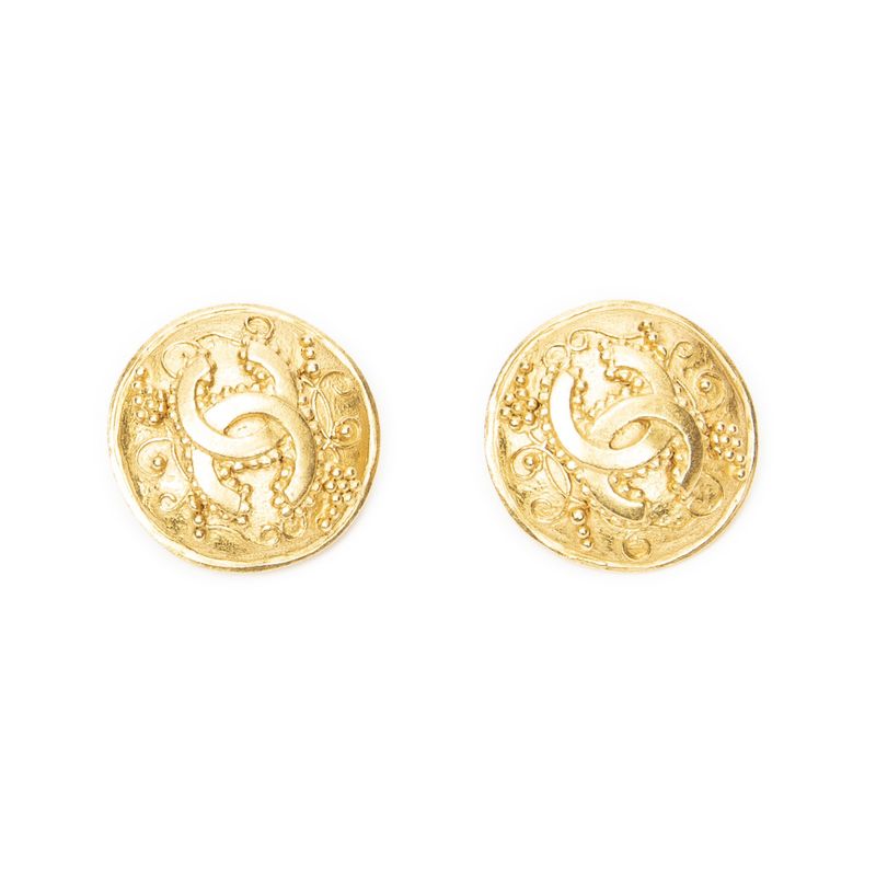 Chanel CC Logo Round Clip Type Earrings Gold Plated
