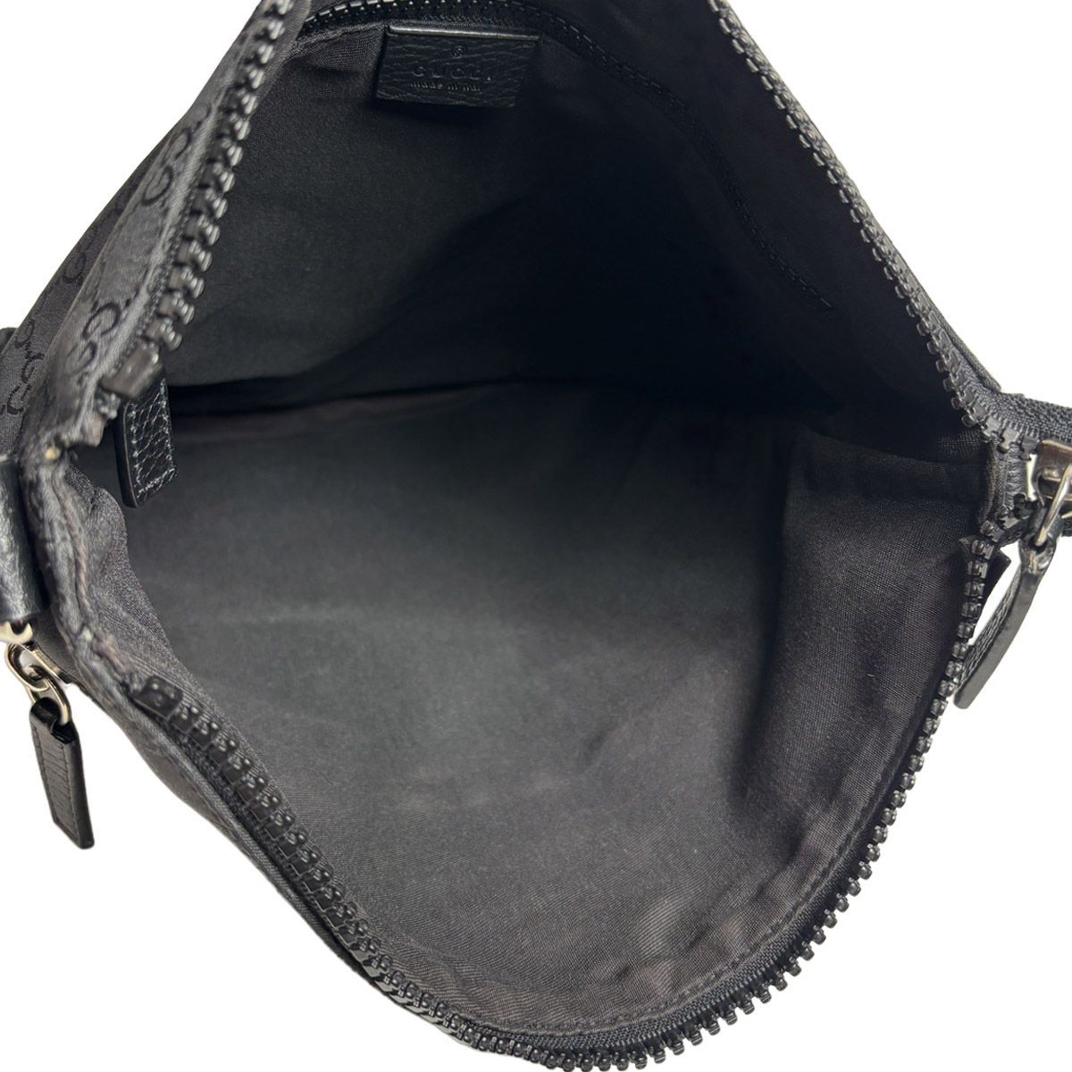 Gucci Shoulder Bag GG Nylon Black — view 8