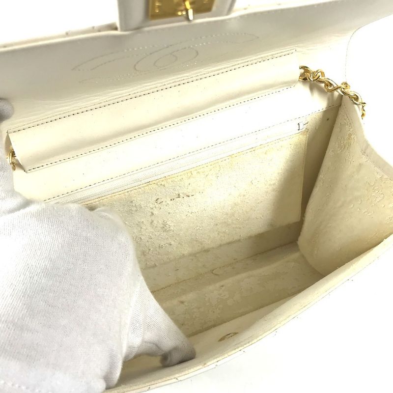 Chanel Shoulder Bag Chain CC Logo Quilted Leather White