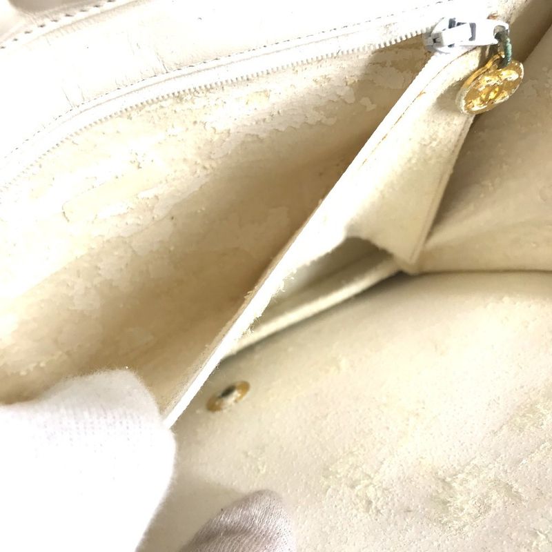 Chanel Shoulder Bag Chain CC Logo Quilted Leather White